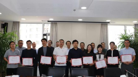 �ƻ����Ժ��һ�조�������꽨������ƣ�ʦ����ѡ�˶�Բ����Ļ