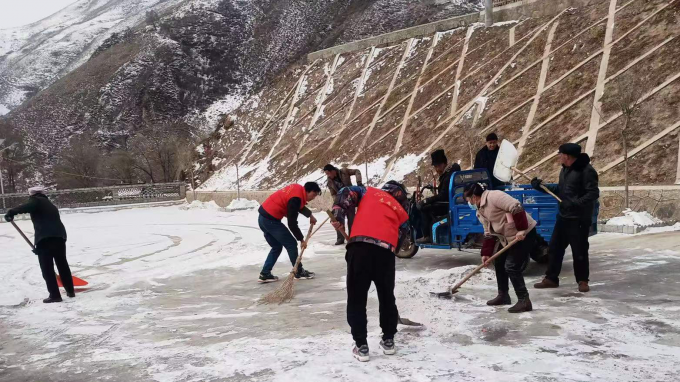 �������ݴ�ò ����������壺����AG���鼯�ż���פ��������ӿ�չ����������μ���ѩ��ɨ�˶�