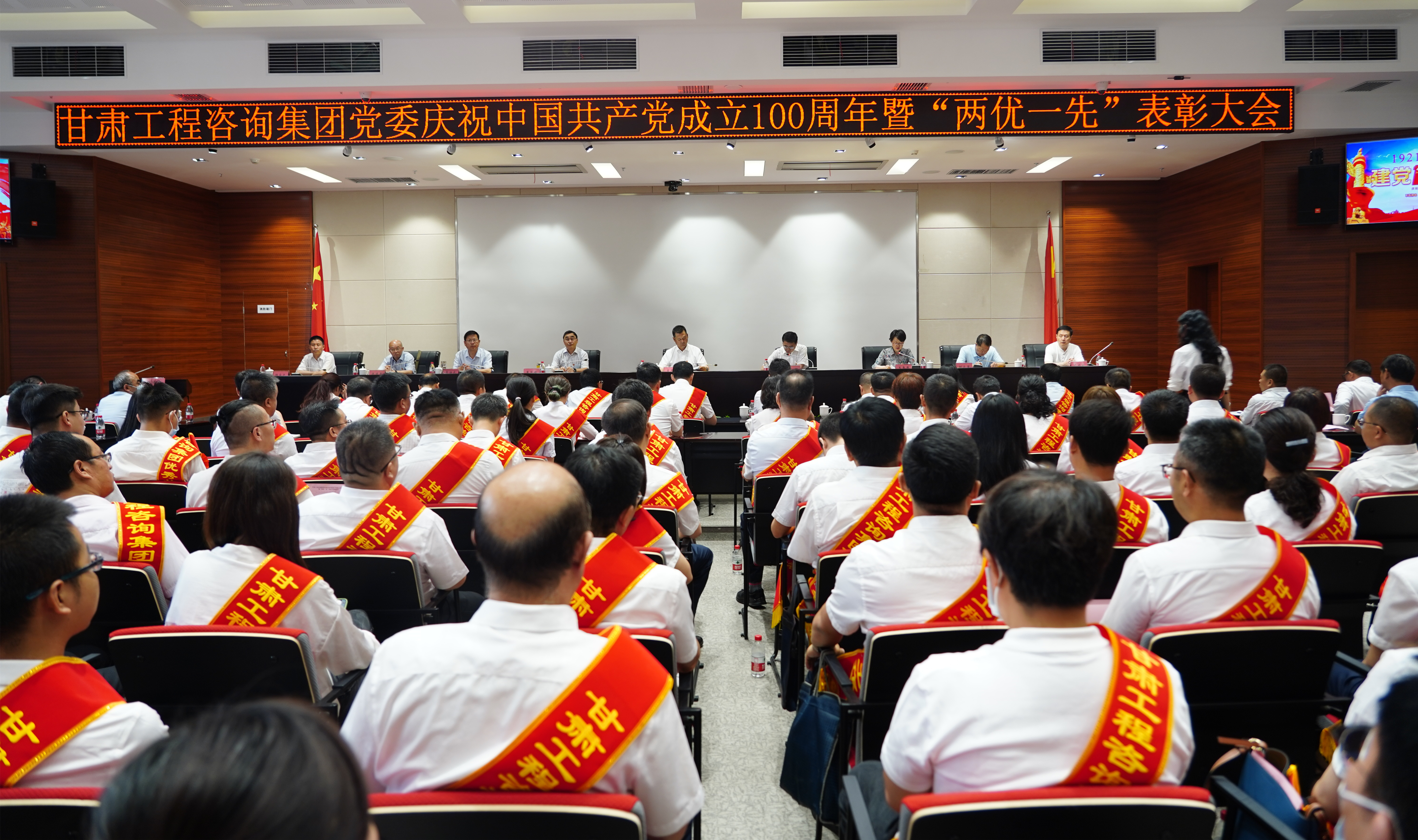 ����AG���鼯�ż����ٿ���ף�й�����������100�����ߡ�����һ�ȡ�������